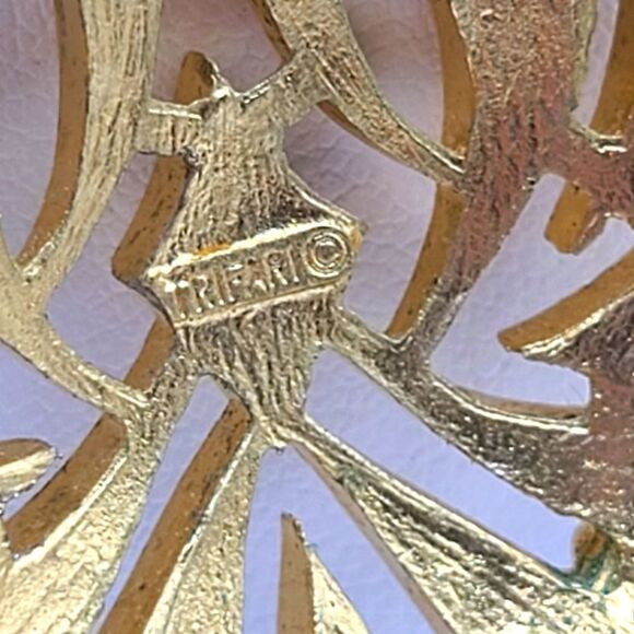 Vintage Crown Trifari Necklace - Picture 3 of 8